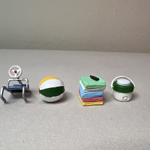 Danbury Mint Picnic, 3 Suitcases And Accessories Set in Plastic No Box - Picture 8 of 9